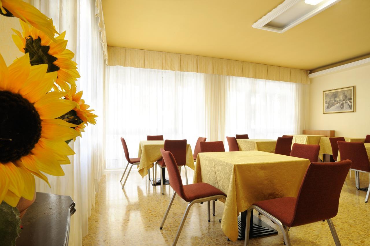 Hotel Curtis Centrale Alassio Eksteriør bilde