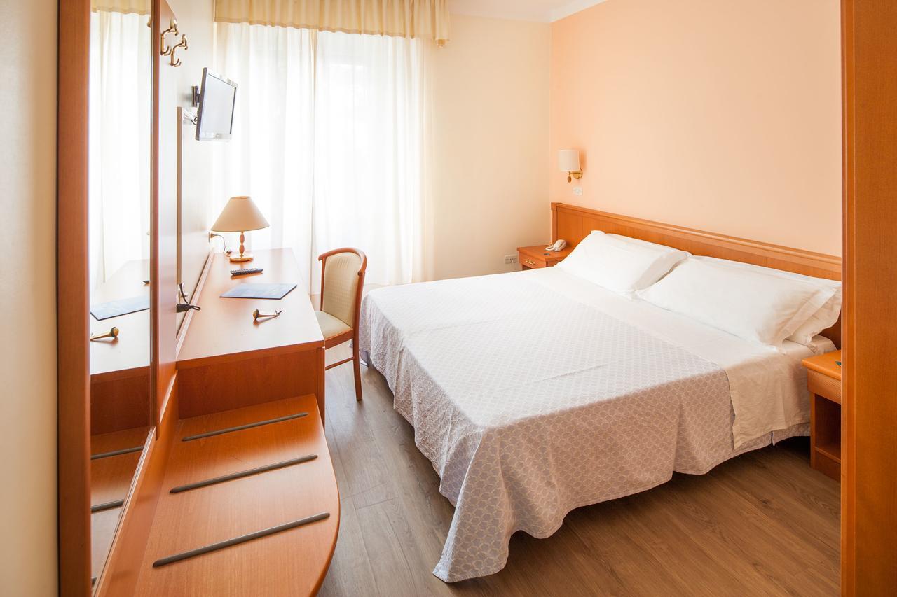 Hotel Curtis Centrale Alassio Eksteriør bilde
